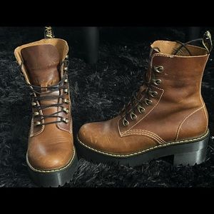 Dr Martens Leona butterscotch boot
